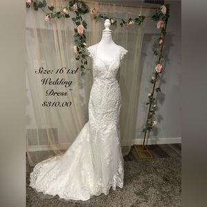 Elegant White Lace Wedding Dress